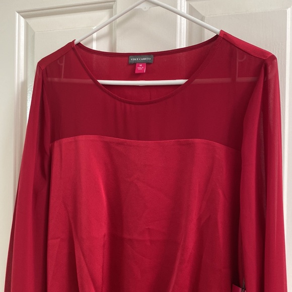 Vince Camuto red blouse with sheer accents size Medium. New with tags - Picture 4 of 6